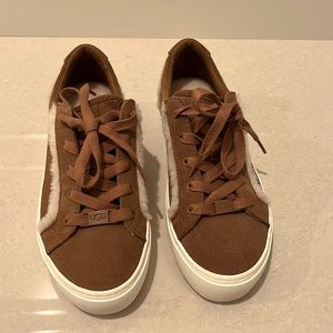 Brand new Girl Ugg sneakers